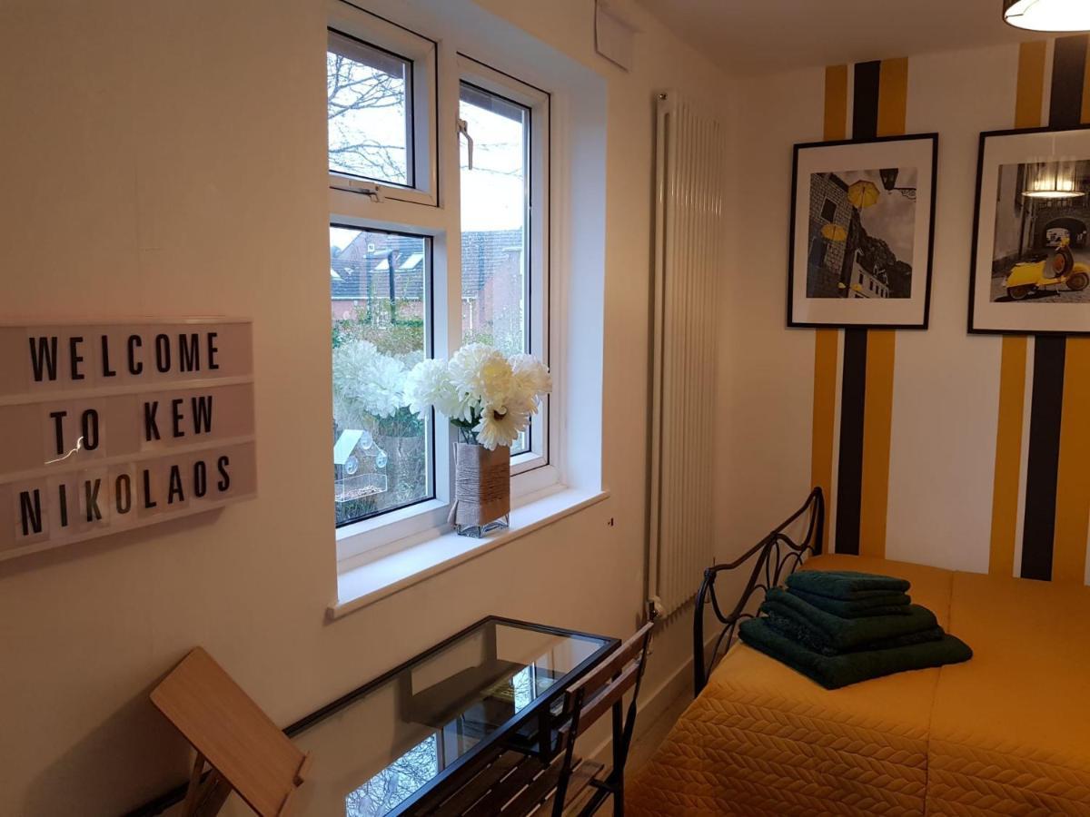 Kew Gardens - Private Double Room Richmond London - Homestay エクステリア 写真