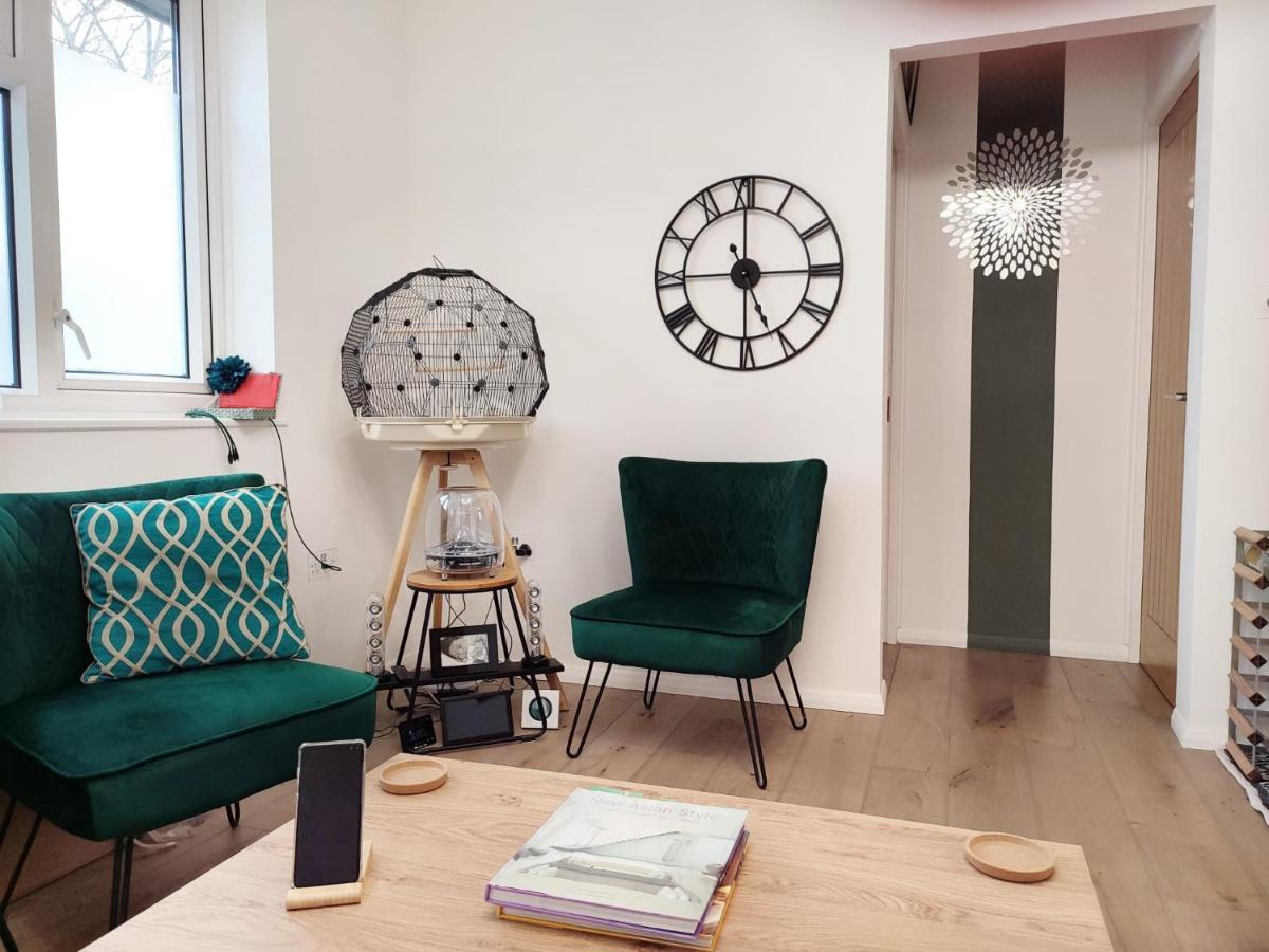 Kew Gardens - Private Double Room Richmond London - Homestay エクステリア 写真