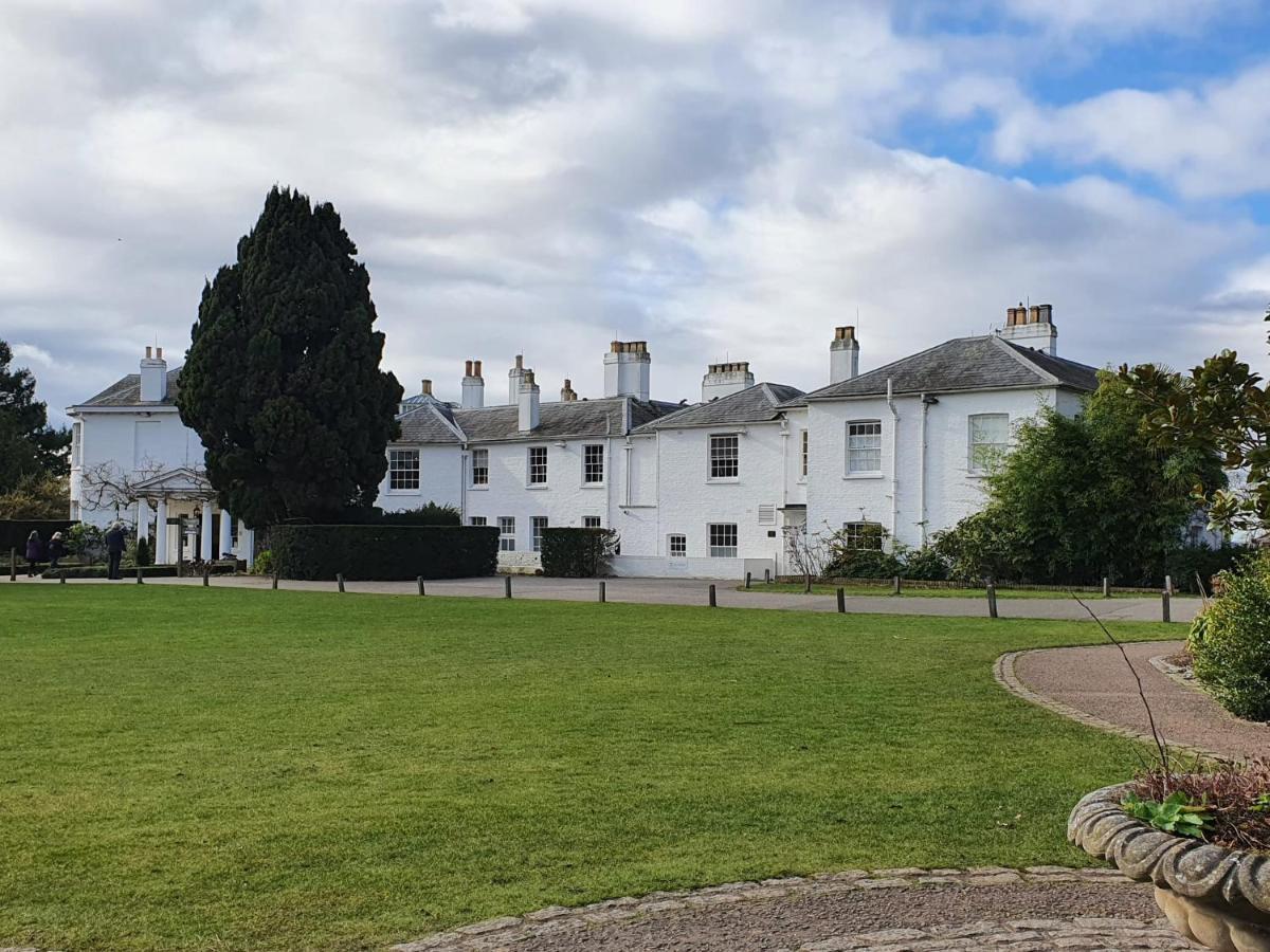 Kew Gardens - Private Double Room Richmond London - Homestay エクステリア 写真